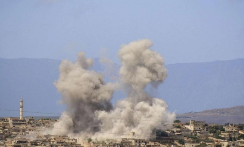 صورة مقتل وإصابة مدنيين بقصف روسي استهدف مناطق خفض التصعيد في إدلب وحماة