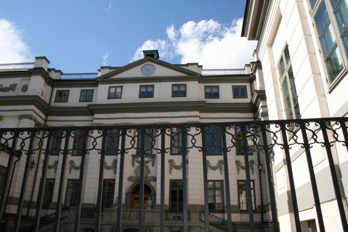 صورة انطلاق محاكمة القاضي الإيراني حميد نوري في ستوكهولم لاتهامه بالمشاركة بإعدامات 1988