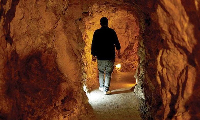 صورة تقرير صحفي يكشف عن شبكة أنفاق أنشأتها ميليشيا “حزب الله” لربط بيروت والبقاع بالجنوب