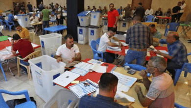 صورة مفوضية الانتخابات تقرر إعادة فتح ألفي محطة انتخابية جديدة وعد أصواتها بشكل يدوي