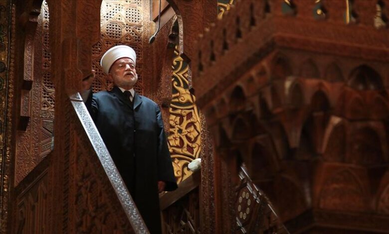 صورة مفتي فلسطين الشيخ محمد حسين يناشد العرب والمسلمين إنقاذ القدس والأقصى من اعتداءات الصهاينة