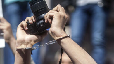 صورة جمعية الحريات الصحفية: معظم السياسيين الآن أثرياء وينفقون ببذخ على دعاياتهم