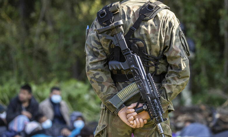 صورة صحيفة الغارديان: ممارسات أوروبا ضد المهاجرين لا تقل وحشية عما تفعله بيلاروسيا