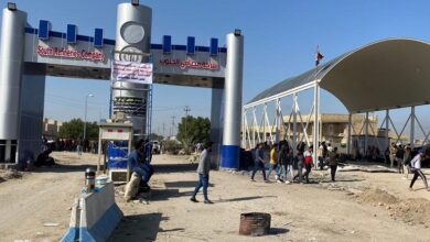 صورة خريجو الكليات والمعاهد يعتصمون أمام شركة نفط ذي قار للمطالبة بالتعيين