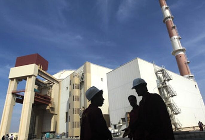 صورة رويترز: واشنطن تدرس إجراء مناورات مع “إسرائيل” لضرب منشآت إيران النووية