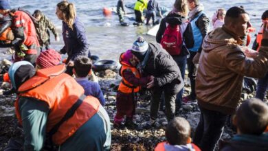 صورة اليونان تنقذ 12 مهاجرًا عراقيًا وفقدان 18 على الأقل