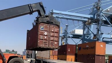 صورة ضبط حاوية فيها مواد كيمياوية خطرة في منفذ ميناء أم قصر