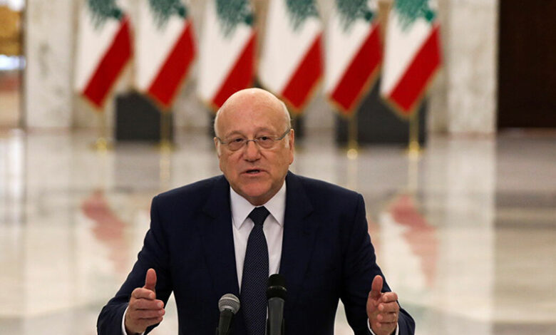 صورة ميقاتي: الحكومة تعمل والعراقيل تعطل انعقاد مجلس الوزراء اللبناني