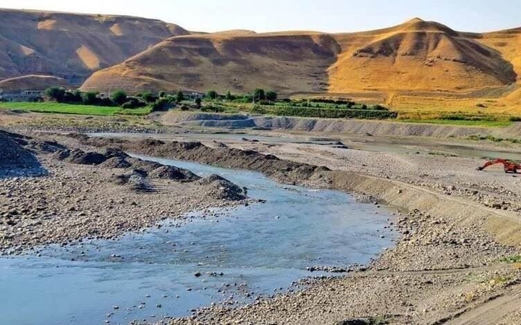 صورة وزير الموارد المائية: إيران قطعت وحرفت مسارات خمسة أنهر تصبّ في العراق