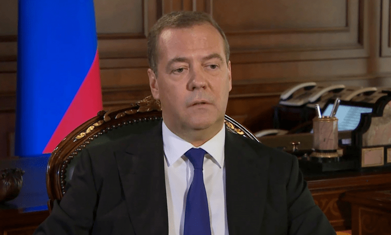 صورة مسؤول روسي رفيع يحذر من اقتراب العالم من تهديد حرب عالمية ثالثة