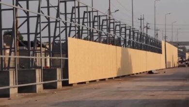 صورة نواب يبررون نصب جدار عازل لعشوائيات البصرة بسبب ضيق الوقت لمعالجتها