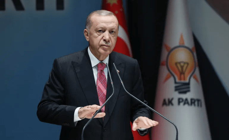 صورة استطلاعات للرأي ترجح كفة حزب العدالة والتنمية وفوز أردوغان بولاية جديدة