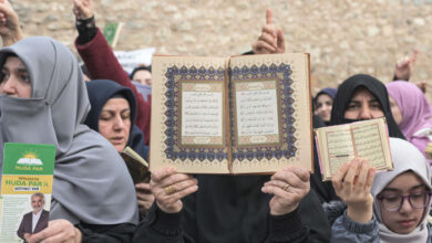صورة العالم يدين تواطؤ السلطات السويدية مع العمل الدنيء لحرق نسخة من القرآن الكريم