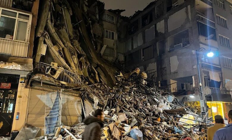 صورة ارتفاع عدد ضحايا الزلزال إلى 1541 قتيلًا و9733 جريحًا