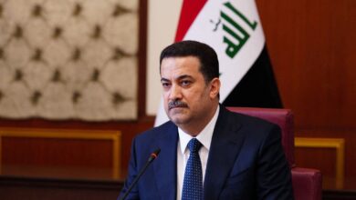 صورة السوداني: ملايين الدولارات تهرَّب بشكل يومي إلى خارج البلاد بفواتير مزورة