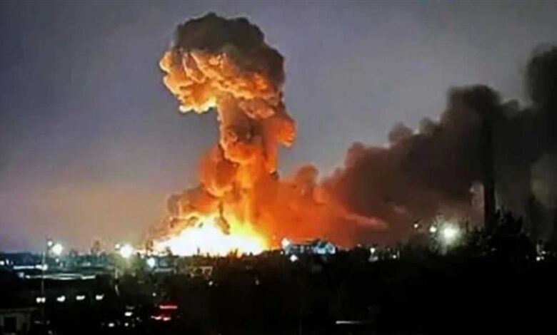 صورة انفجارات في منطقة كرج وأنباء عن استهداف قيادي بالحرس الثوري