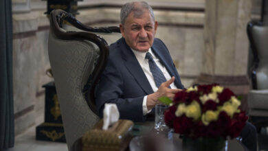 صورة عبد اللطيف رشيد يطالب “أسوشيتد برس” برسم صورة وردية عن العملية السياسية