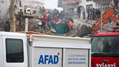 صورة جسور جوية ومساعدات عربية ودولية لدعم تركيا في مواجهة الزلزال
