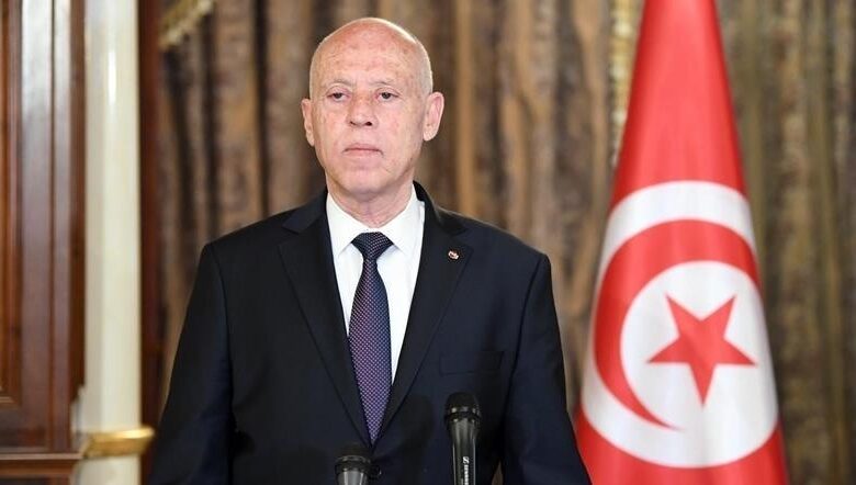 صورة الرئيس التونسي قيس سعيّد يقيل وزير الخارجية عثمان الجرندي