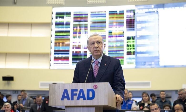 صورة أردوغان: الزلزال أقوى وأكثر تدميرًا بـ 3 أضعاف من زلزال عام 1999