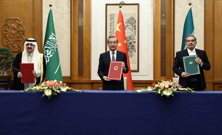 صورة نيويورك تايمز: إعادة العلاقات بين السعودية وإيران تقلب دبلوماسية الشرق الأوسط