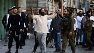 صورة مستوطنون يقتحمون المسجد الأقصى المبارك بحماية مشددة من قوات الاحتلال