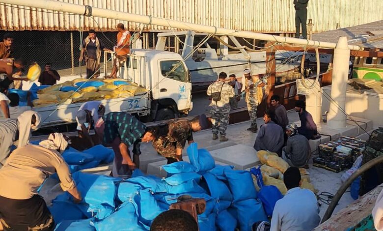 صورة خفر السواحل اليمني يضبط سفينة إيرانية تحمل أطنانًا من المخدرات