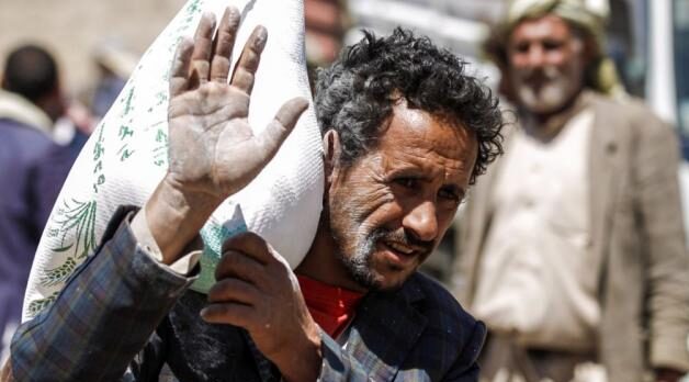 صورة مصرع 85 شخصا وإصابة 322 آخرين بتدافع أثناء توزيع مساعدات في صنعاء