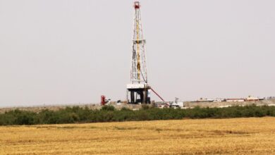 صورة تحذيرات من استمرار الاستخراج العشوائي للنفط من المناطق القريبة من الأهوار