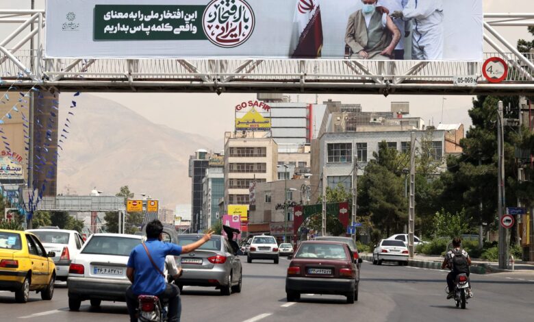 صورة القضاء الإيراني يستدعي صحفيين إثر تقارير عن بيع الأعضاء واضطهاد النساء
