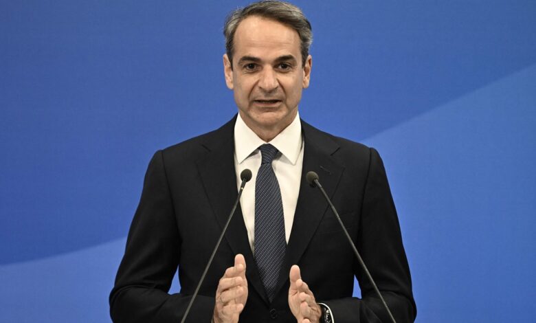 صورة رئيس وزراء اليونان يعلن فوز حزبه في الانتخابات البرلمانية