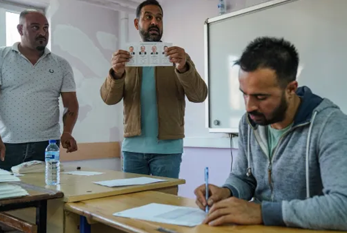 صورة المنافسة تحتدم على رئاسة تركيا وتوقعات بجولة إعادة