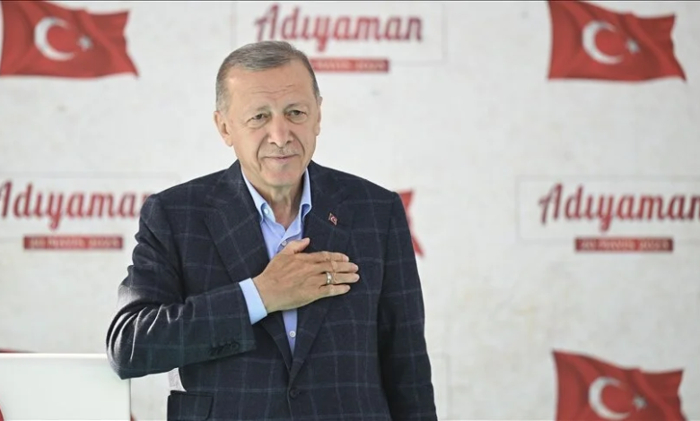 صورة أردوغان: بدء تسليم المنازل لمنكوبي الزلزال بحلول تشرين الأول المقبل