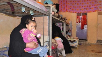 صورة مئات المعتقلات ينفذن إضرابًا عن الطعام احتجاجًا على الاحكام الجائرة وسوء المعاملة