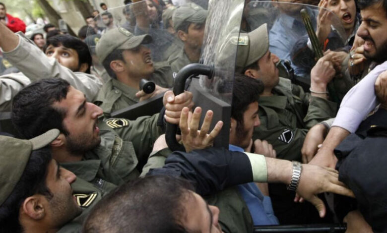صورة فريدم هاوس: إيران بالمرتبة 12 عالميًا على مؤشر تراجع الحريات