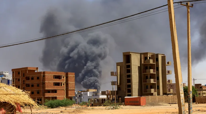 صورة الرياض وواشنطن تدعوان طرفي الصراع في السودان إلى وقف إطلاق النار