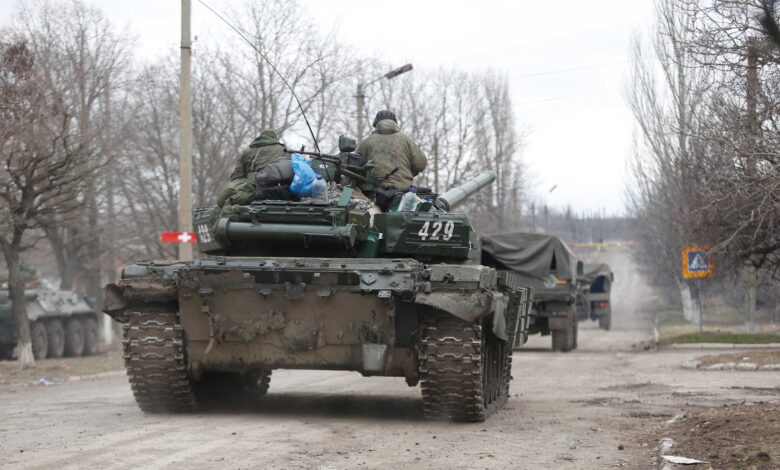 صورة وزير الدفاع الروسي يزور قواته في أوكرانيا في أول ظهور له منذ “تمرد فاغنر”