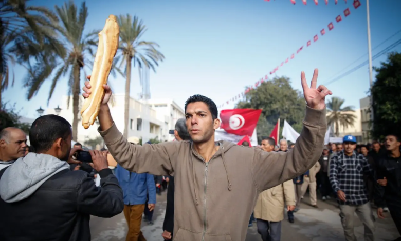 صورة وزير الخارجية الأمريكي: تونس بحاجة لمزيد من المساعدات لتجنب انهيار اقتصادها