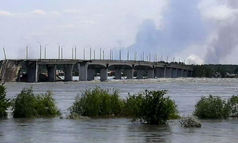 صورة صحيفة نيويورك تايمز: تدمير سد كاخوفكا نتج عن انفجار داخلي تقف وراءه روسيا