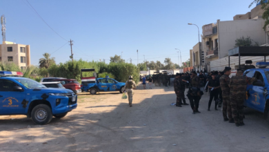 صورة إجراءات أمنية مشددة حول السفارة السويدية في بغداد وإغلاق الطرق المؤدية إليها