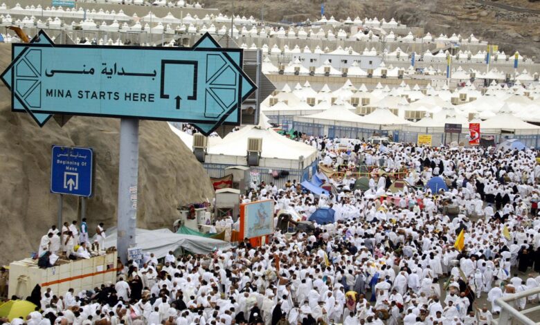 صورة توجه حجاج بيت الله الحرام اليوم الاثنين إلى مشعر منى لقضاء يوم التروية