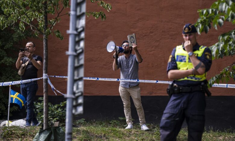 صورة اجتماع طارئ لمنظمة التعاون الإسلامي بشأن حرق نسخة من القرآن بالسويد