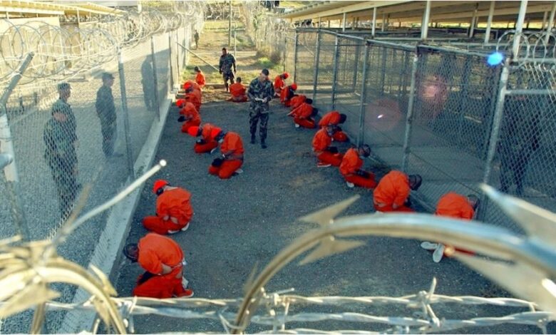 صورة خبراء حقوقيون أمميون: معاملة المعتقلين في “غوانتانامو” قاسية ولا إنسانية ومهينة