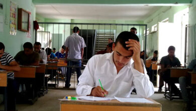 صورة استياء وتذمر بين التلاميذ يرافق أداء امتحانات الصفوف المنتهية في العراق