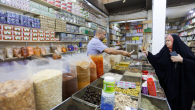 صورة تردي خدمات المستشفيات وارتفاع أسعار الدواء يدفع العراقيين إلى العلاج بالأعشاب