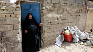 صورة الظروف المعيشية السيئة تسلب البهجة، ولا أثر للعيد في مخيمات النازحين