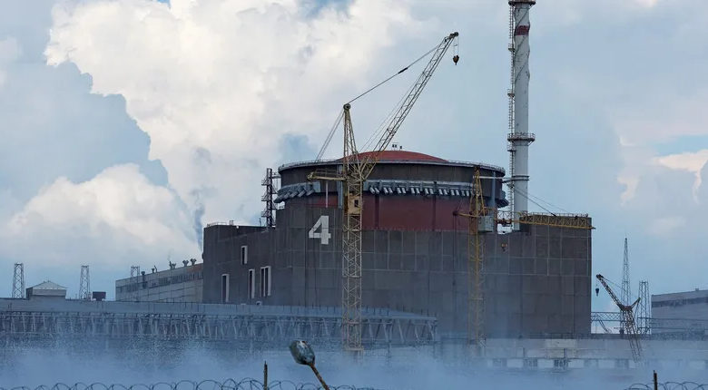 صورة أوكرانيا وروسيا تتبادلان الاتهامات بالتخطيط للهجوم على محطة زابوريجيا النووية