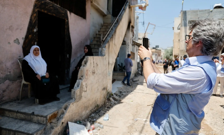 صورة وفد دبلوماسي أوروبي يزور جنين وينتقد استخدام الاحتلال القوة المفرطة بالمخيم