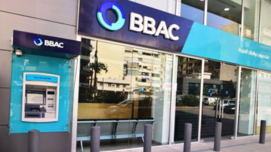 صورة مراقبون: مشهد اقتحام المصارف يتكرر يوميًّا في لبنان بسبب الأزمة الاقتصادية