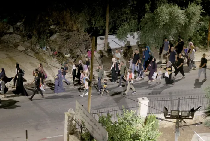 صورة جيش الاحتلال يدفع بتعزيزات إلى مخيم جنين ويشرّد الآلاف من سكانه